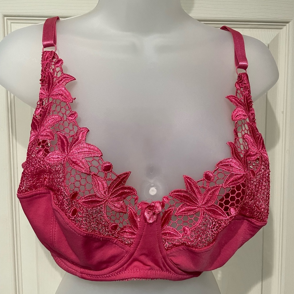 Delta Burke Fuchsia Lace Bra